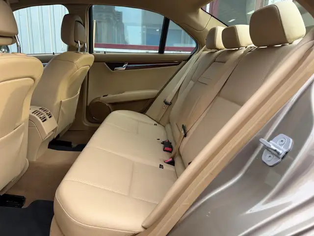 Mercedes-Benz C-Class view 11