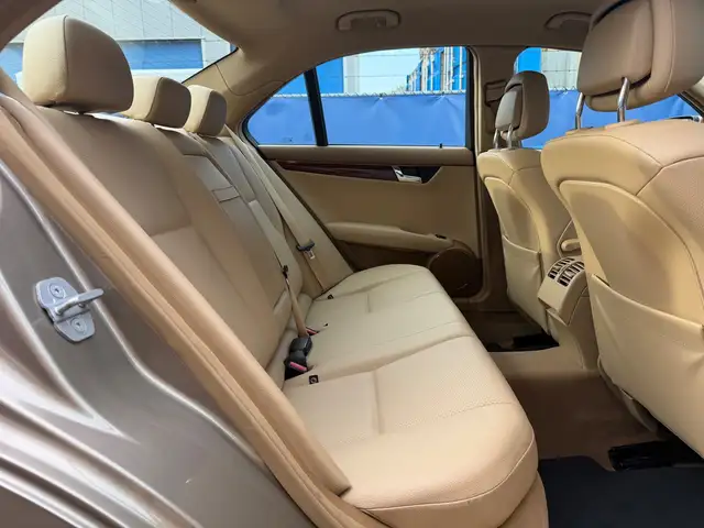 Mercedes-Benz C-Class view 10