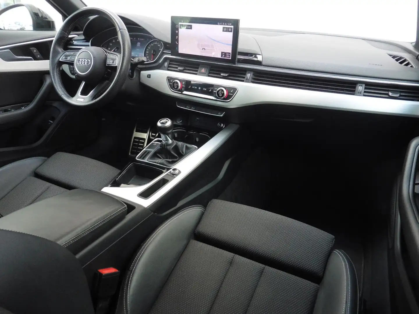 Audi A4 35 TFSI S line LED Navi HiFi Teilleder 1-Hand Noir - 2