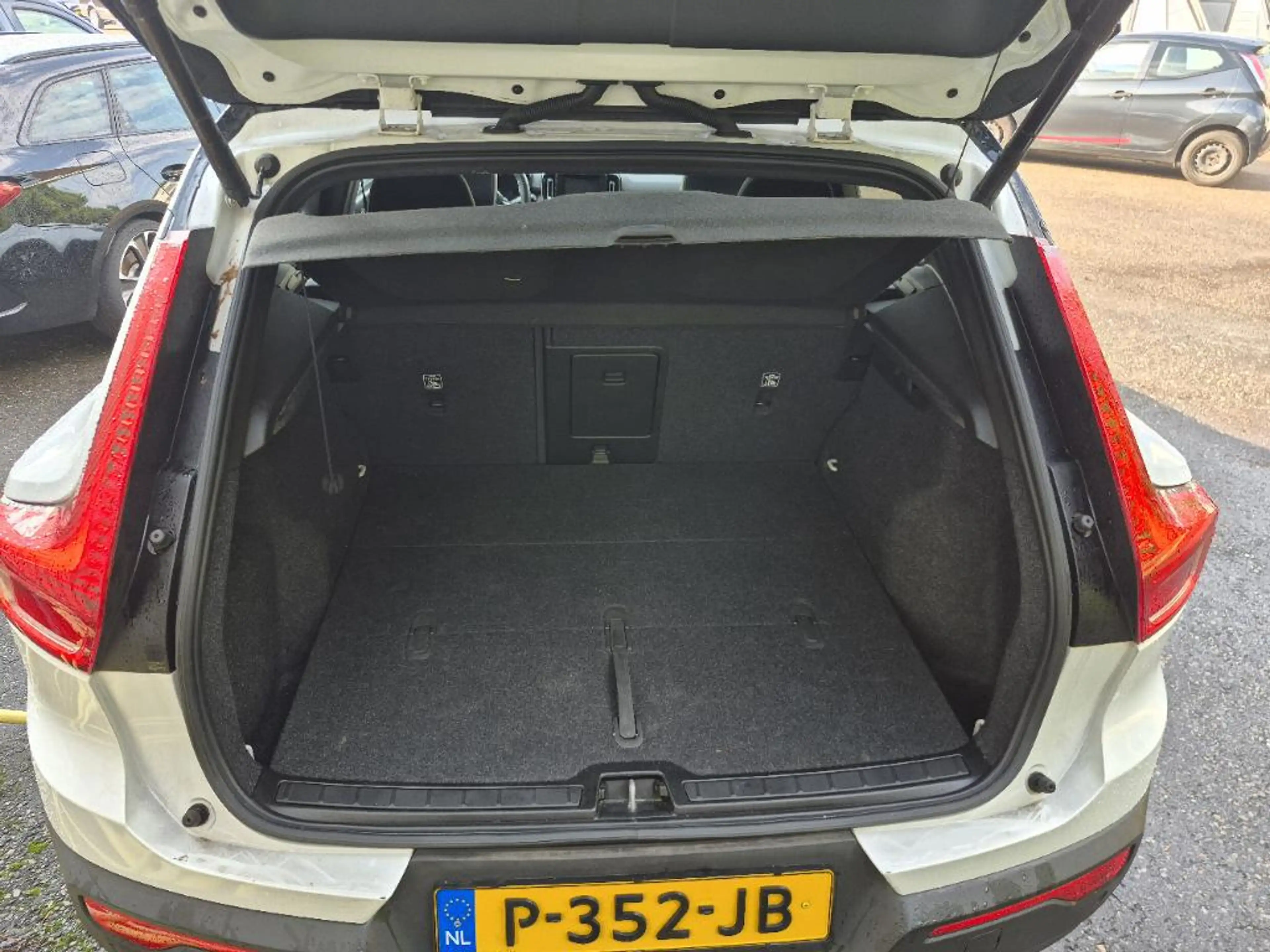Volvo XC40 Recharge Pro|Pano|360cam|ACC|HK|Dealer Onderhouden — photo 5