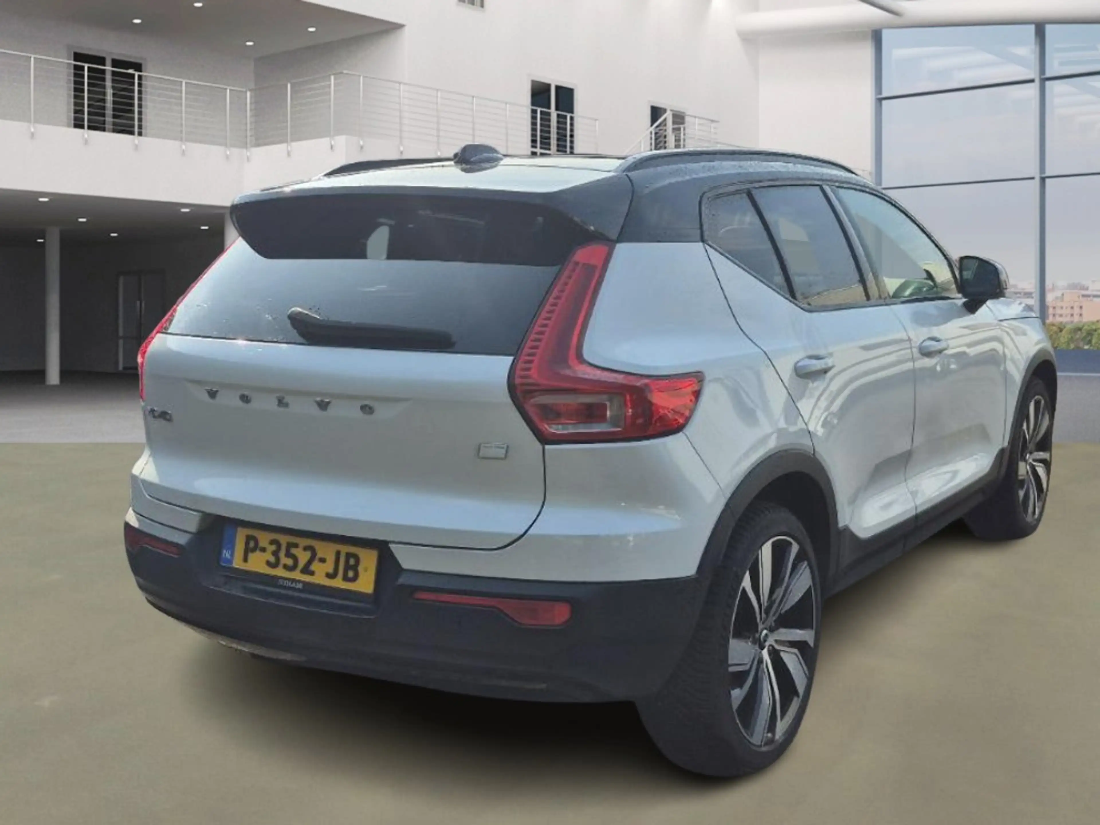 Volvo XC40 Recharge Pro|Pano|360cam|ACC|HK|Dealer Onderhouden — photo 3