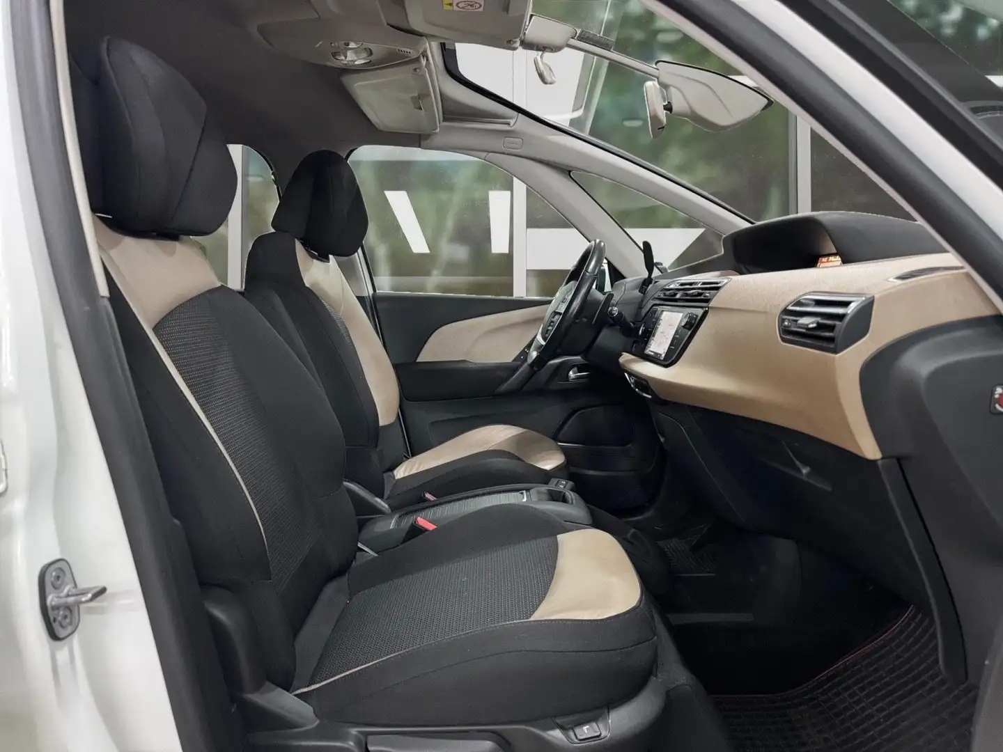 Citroen Grand C4 Picasso /Spacetourer Selection Automatik Weiß - 2