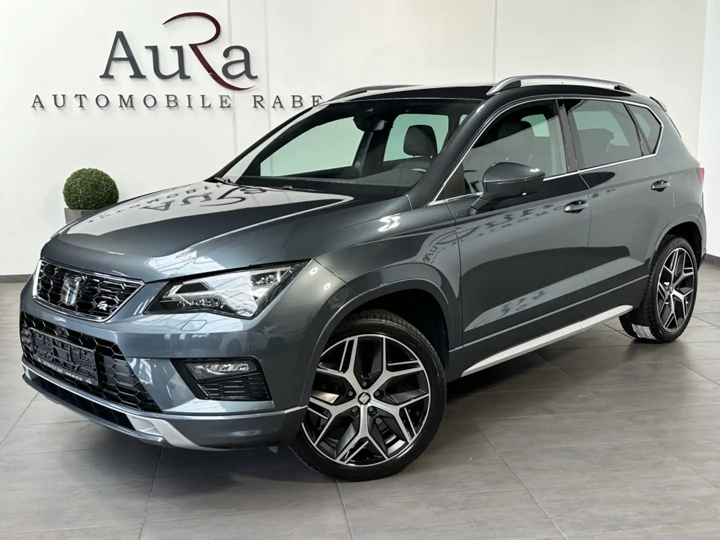 SEAT Ateca 2.0 TDI DSG 4Drive FR NAV+LED+AHK+ACC+PANO Сірий - 2