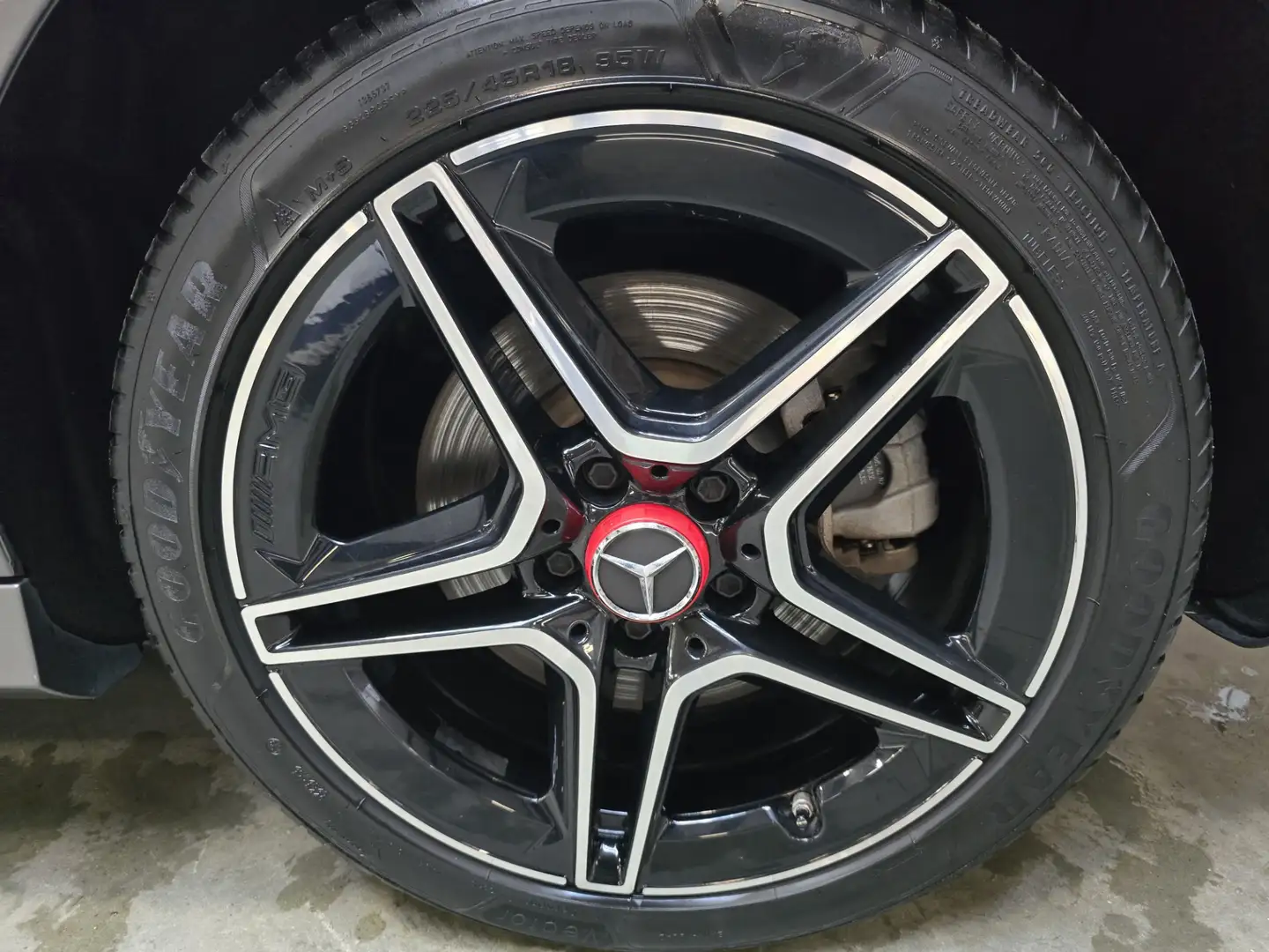 Mercedes-Benz A 250 e Business Solution AMG Limited 360 Pano Elektr. S Grijs - 2