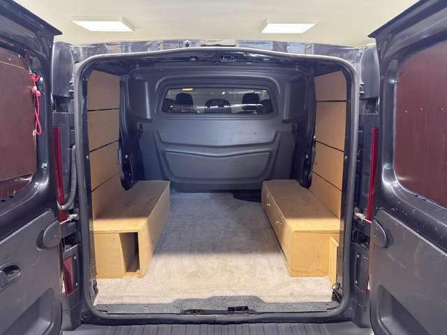 Opel Vivaro — photo 17