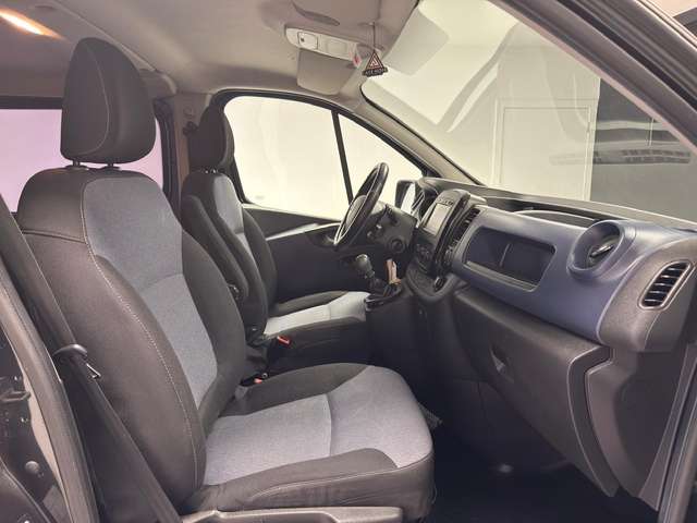 Opel Vivaro — photo 12