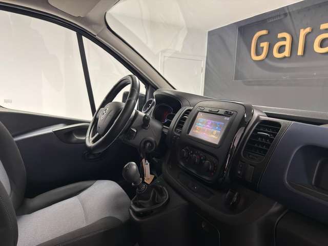 Opel Vivaro — photo 13