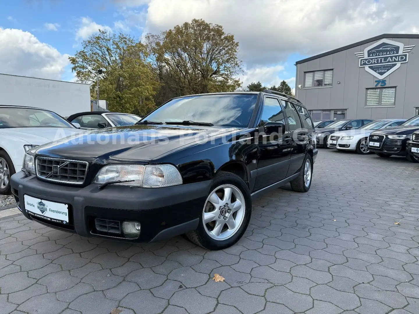 Volvo XC70 I 2.4 T AWD Cross Country! Rarität! Einmali Noir - 1