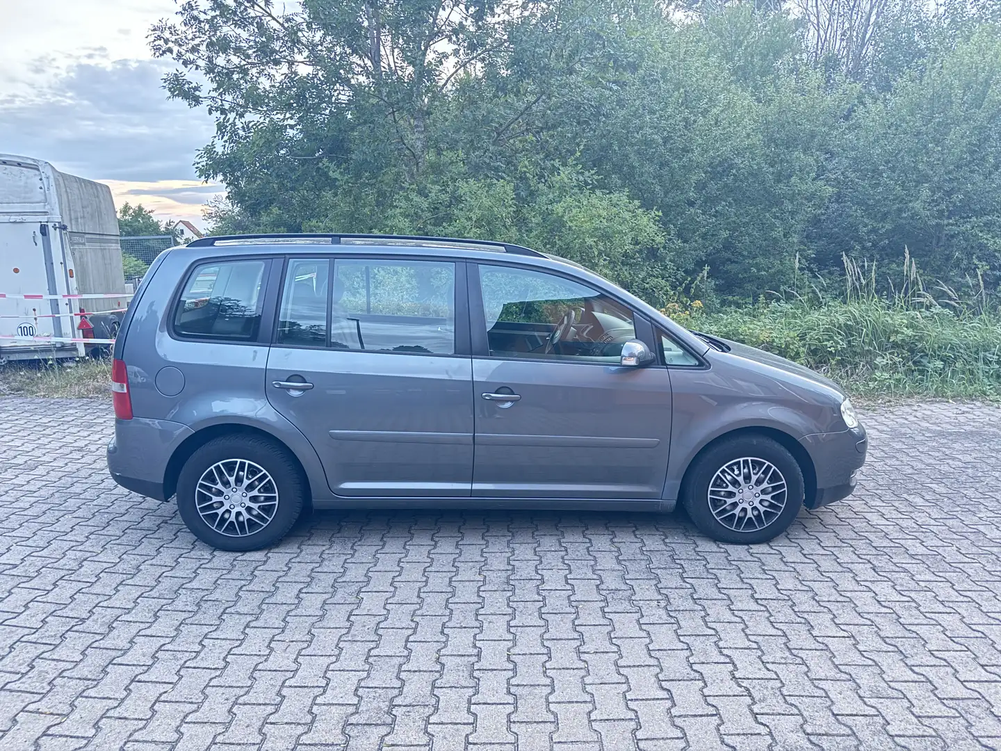 Volkswagen Touran 1.9 TDI 1 JAHRE TÜF Grau - 2