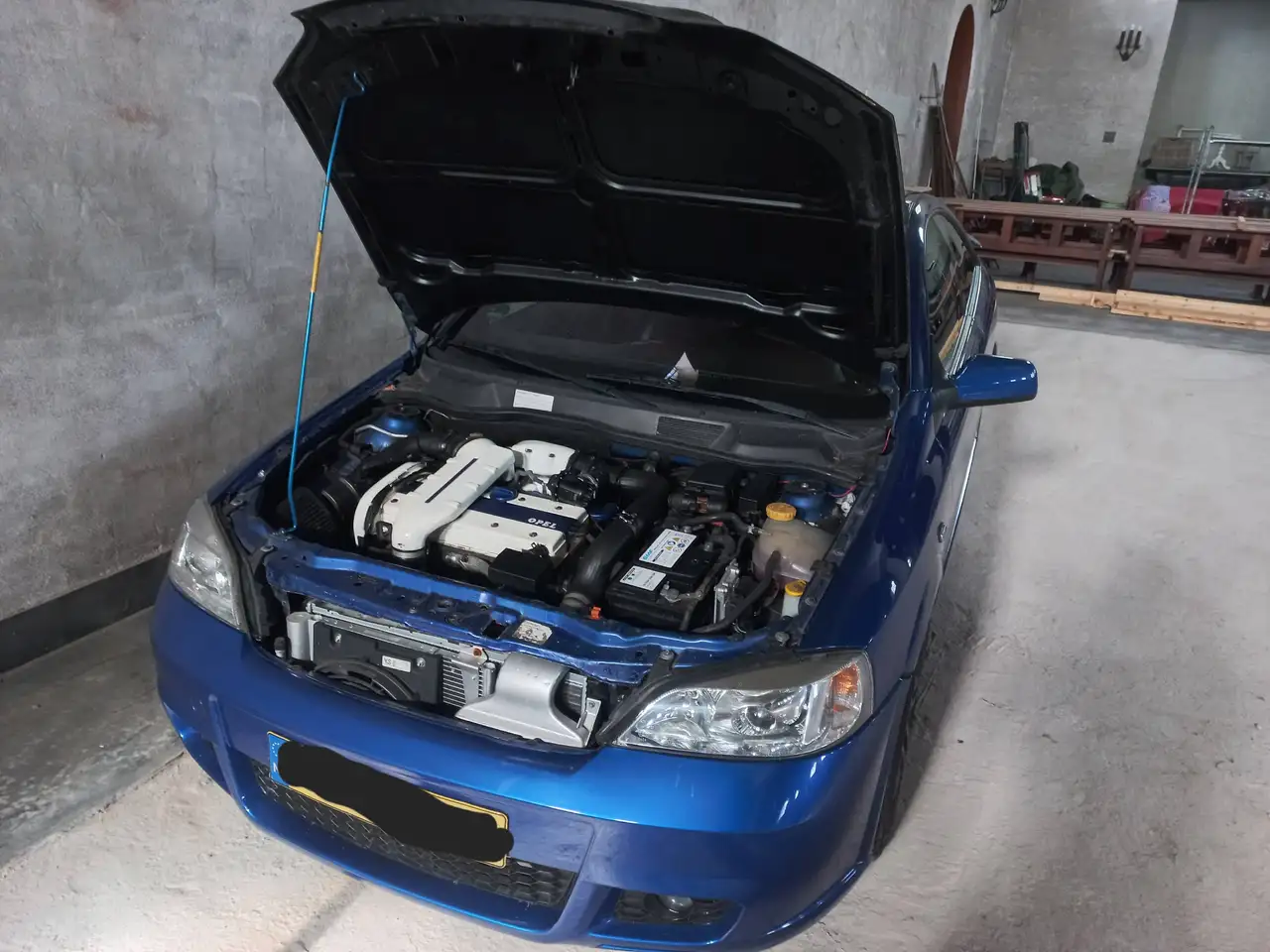 Opel Astra 2.0-16V Turbo, foto 4
