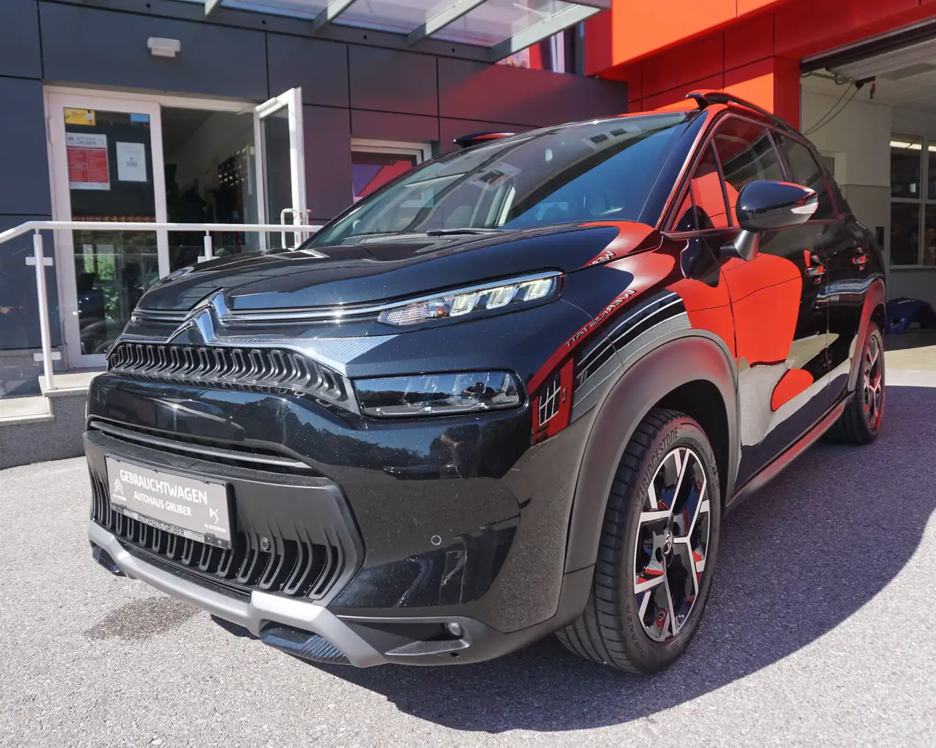 Citroen C3 Aircross PT 110 Shine Schwarz - 1