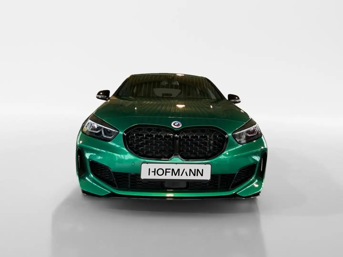 BMW M1 M Sport Schwarz - 2