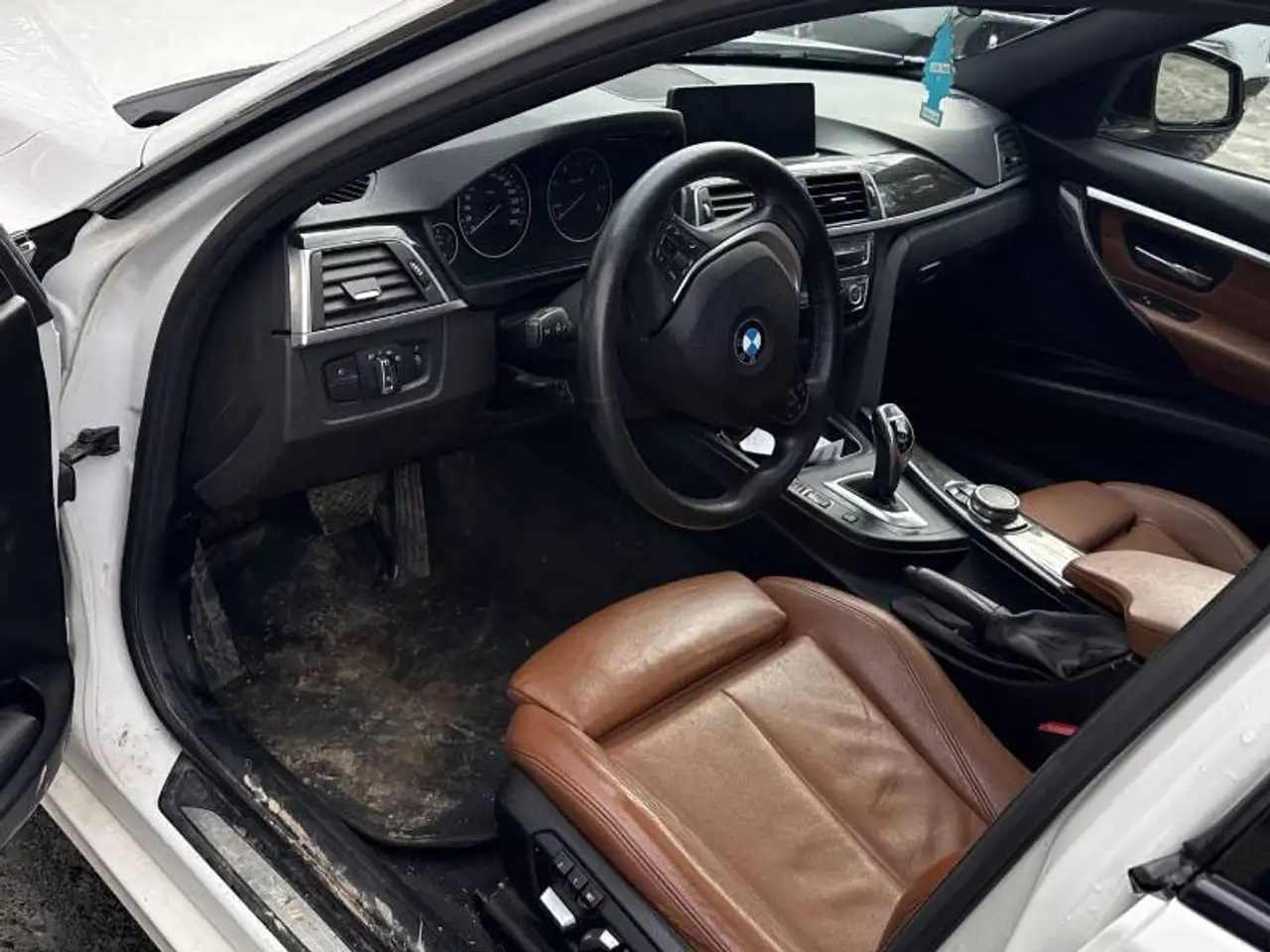 BMW 3 Series снимка BMW 3 Series