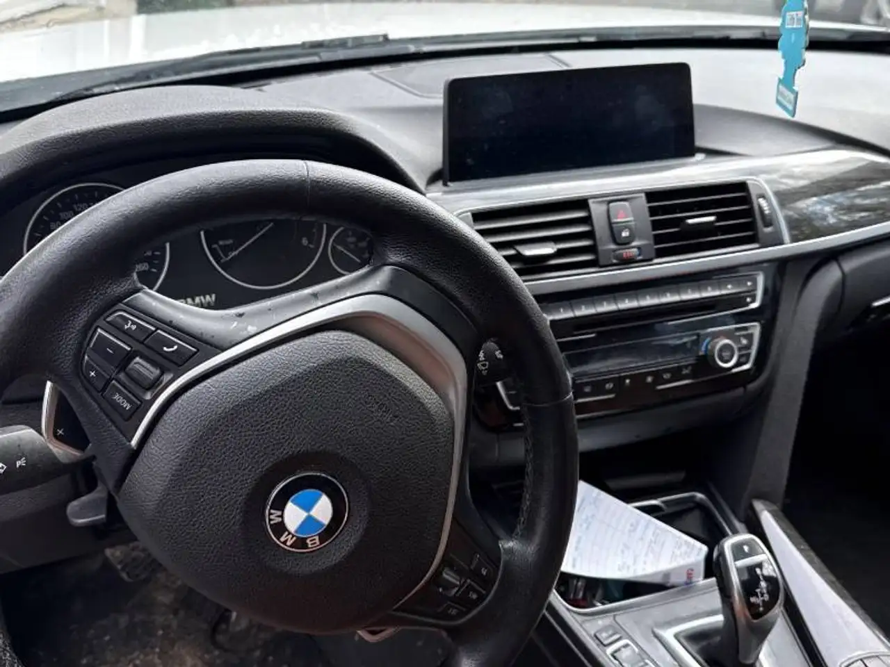 BMW 3 Series снимка BMW 3 Series