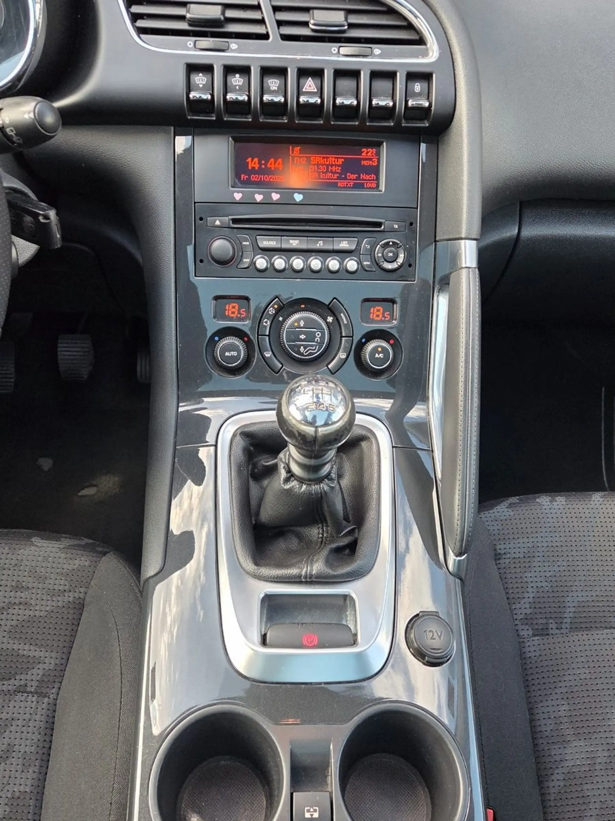 Peugeot 3008 Style 1.6HDI KLIMAAUTO/TEMP/PANO/HUD/EURO5 — photo 9