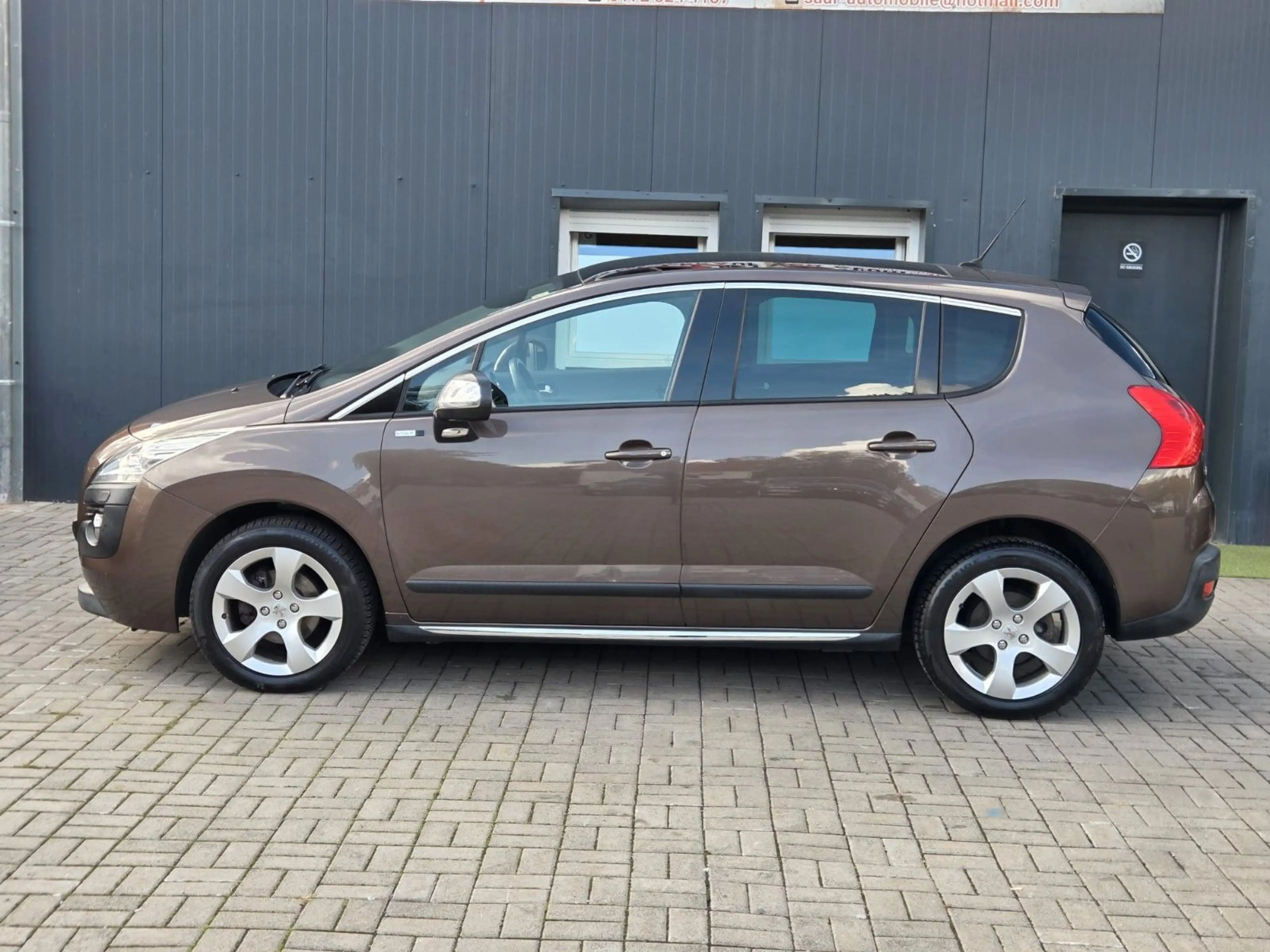 Peugeot 3008 Style 1.6HDI KLIMAAUTO/TEMP/PANO/HUD/EURO5 — photo 6