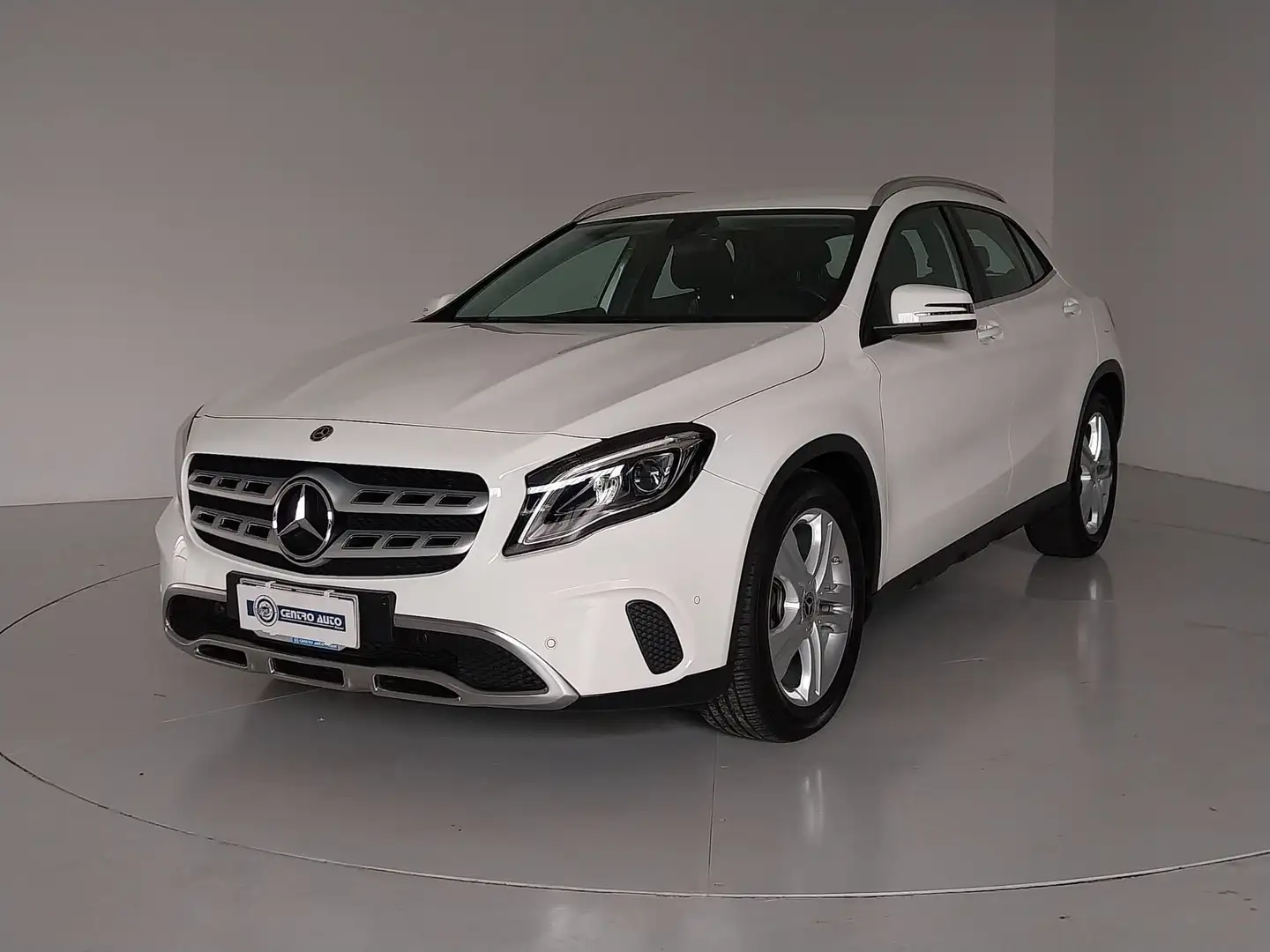 Mercedes-Benz GLA 180 GLA 180 Sport auto Bianco - 1