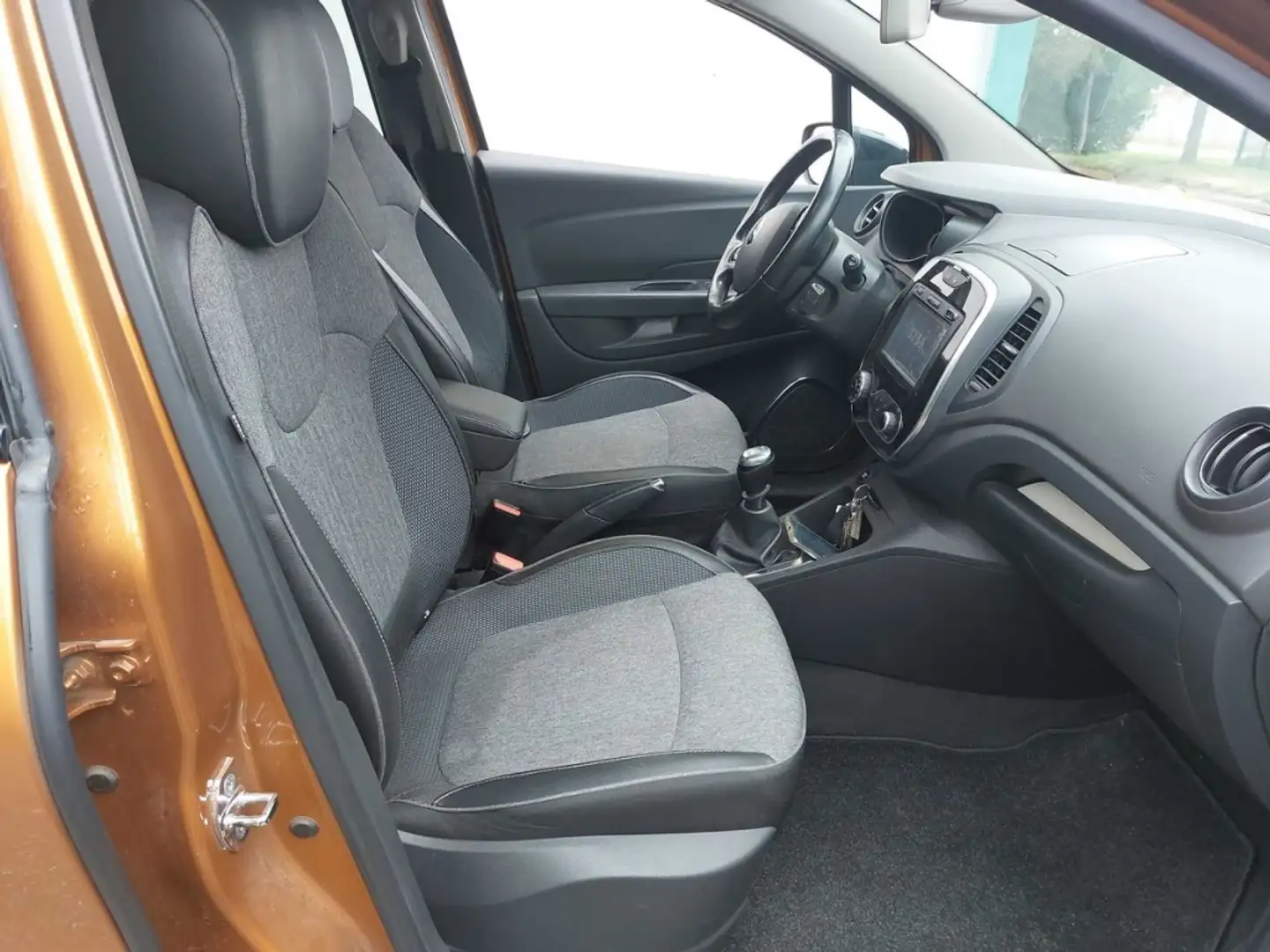 Renault Captur TCe Energy Zen 87kW Naranja - 2