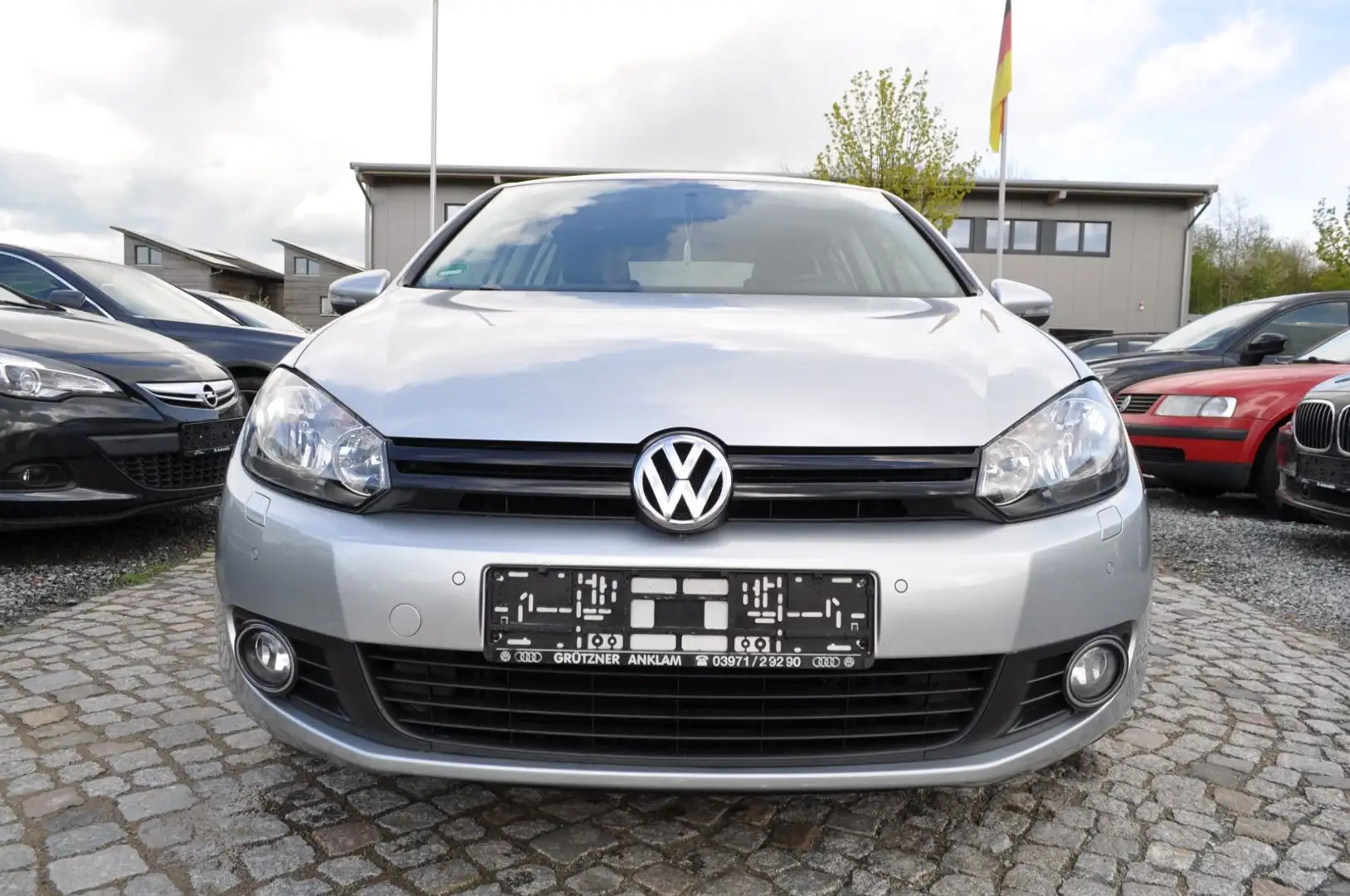 Volkswagen Golf VI Trendline /TÜV/AU NEU/S-HEFT/PDC/AHK/SHZ Argent - 2