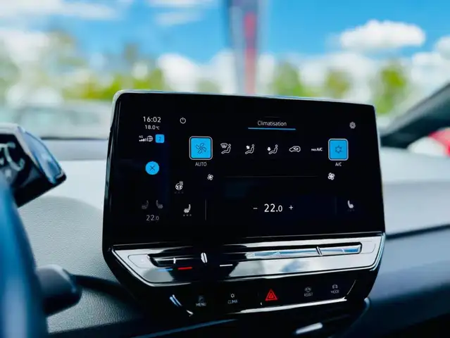 Volkswagen Id.3 view 18
