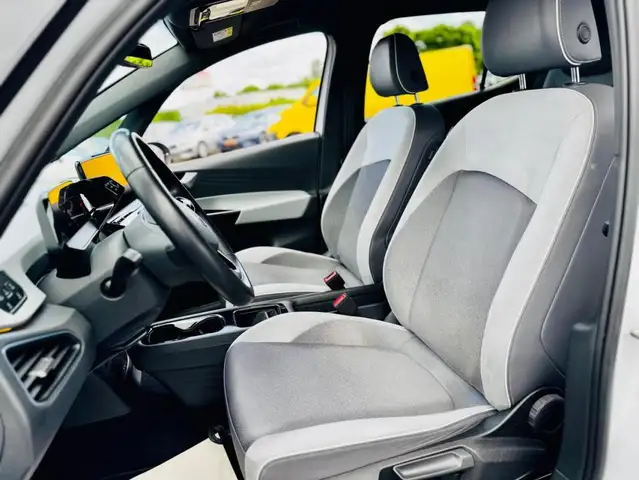 Volkswagen Id.3 view 9