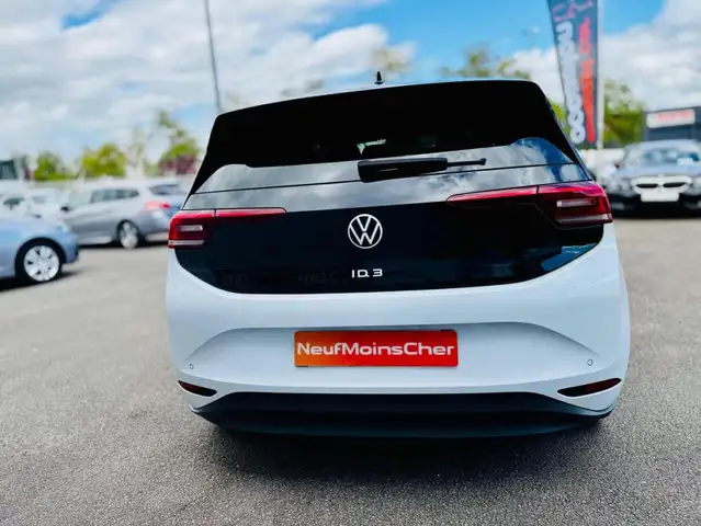 Volkswagen Id.3 view 6