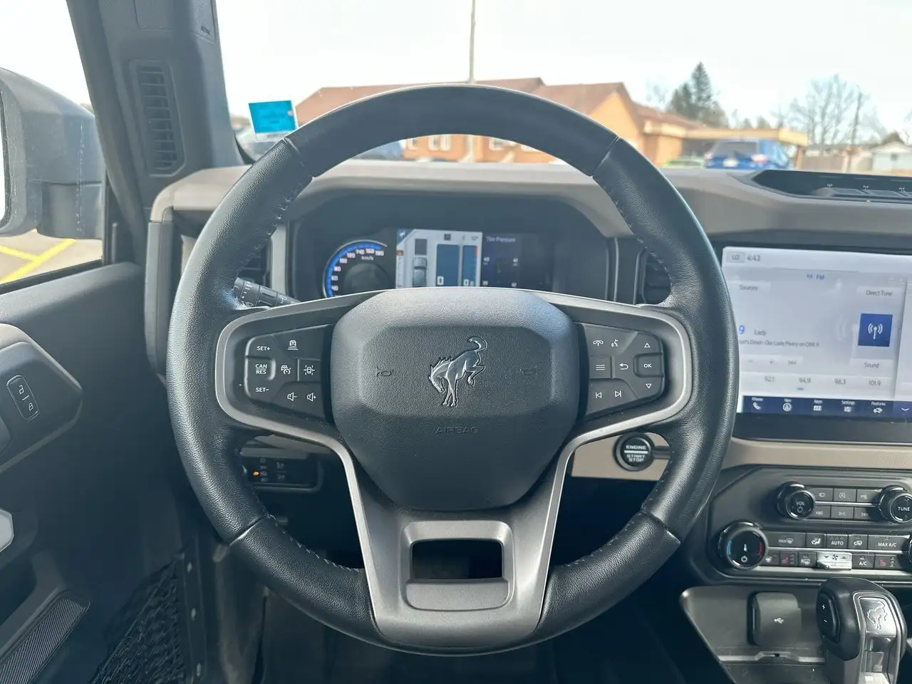 Ford Bronco снимка Ford Bronco
