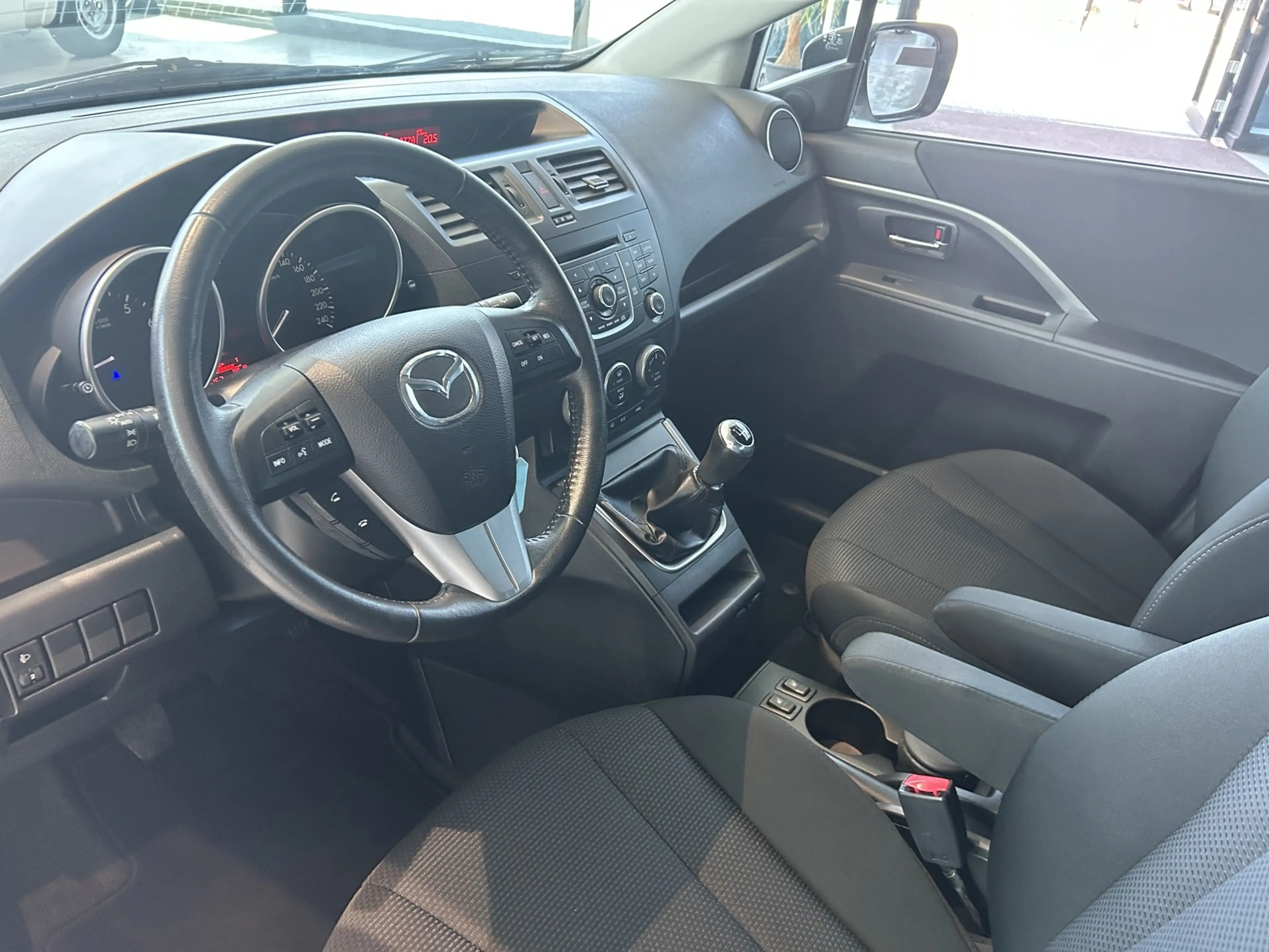 Mazda 5 Center-Line AHK+SITZHEIZUNG+TEMPOMAT+PDC+7 SIT Cen — photo 13