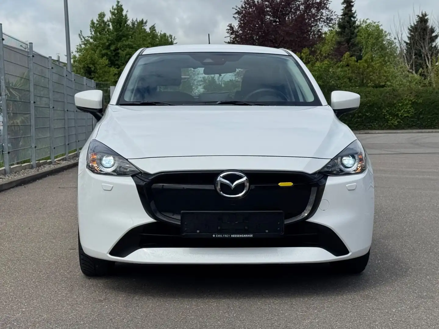 Mazda 2 Lim. Center-Line *LED*NAVI*SITZHZG*MWST Weiß - 2