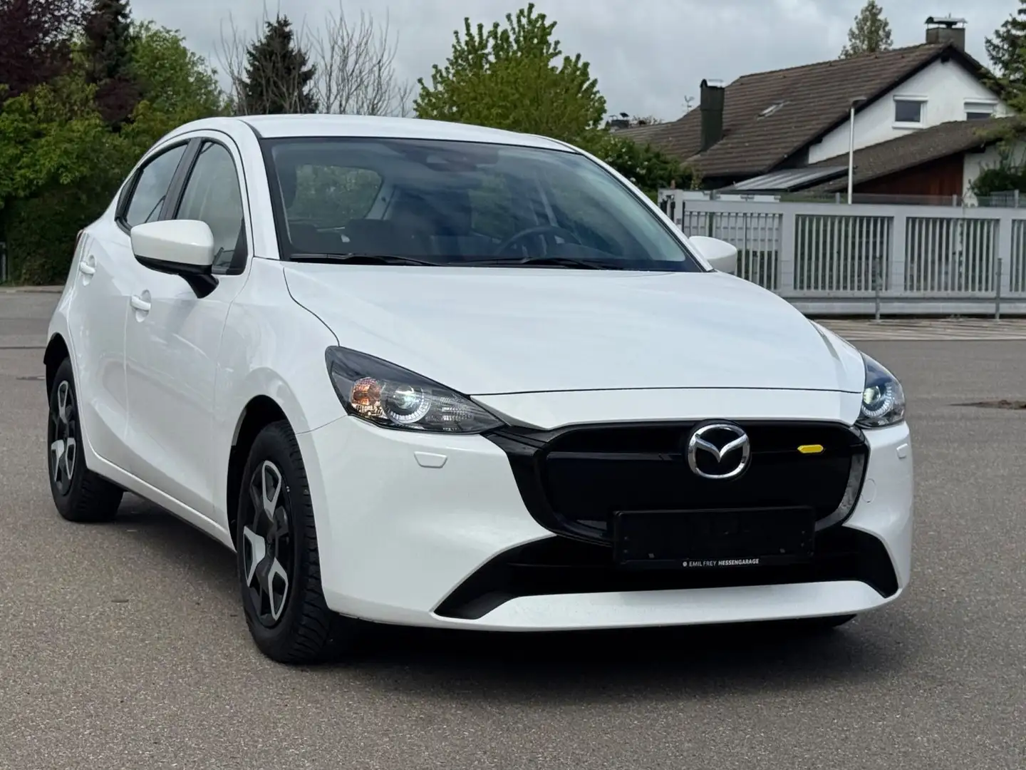 Mazda 2 Lim. Center-Line *LED*NAVI*SITZHZG*MWST Weiß - 1