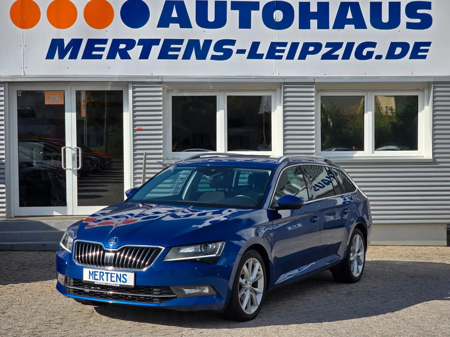 Skoda Superb Style Combi Xenon Nav SHZ Totwinkel Blau - 1