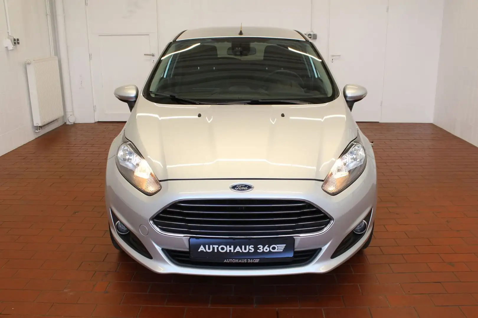 Ford Fiesta Klima Sitzheizung PDC Isofix Silber - 2