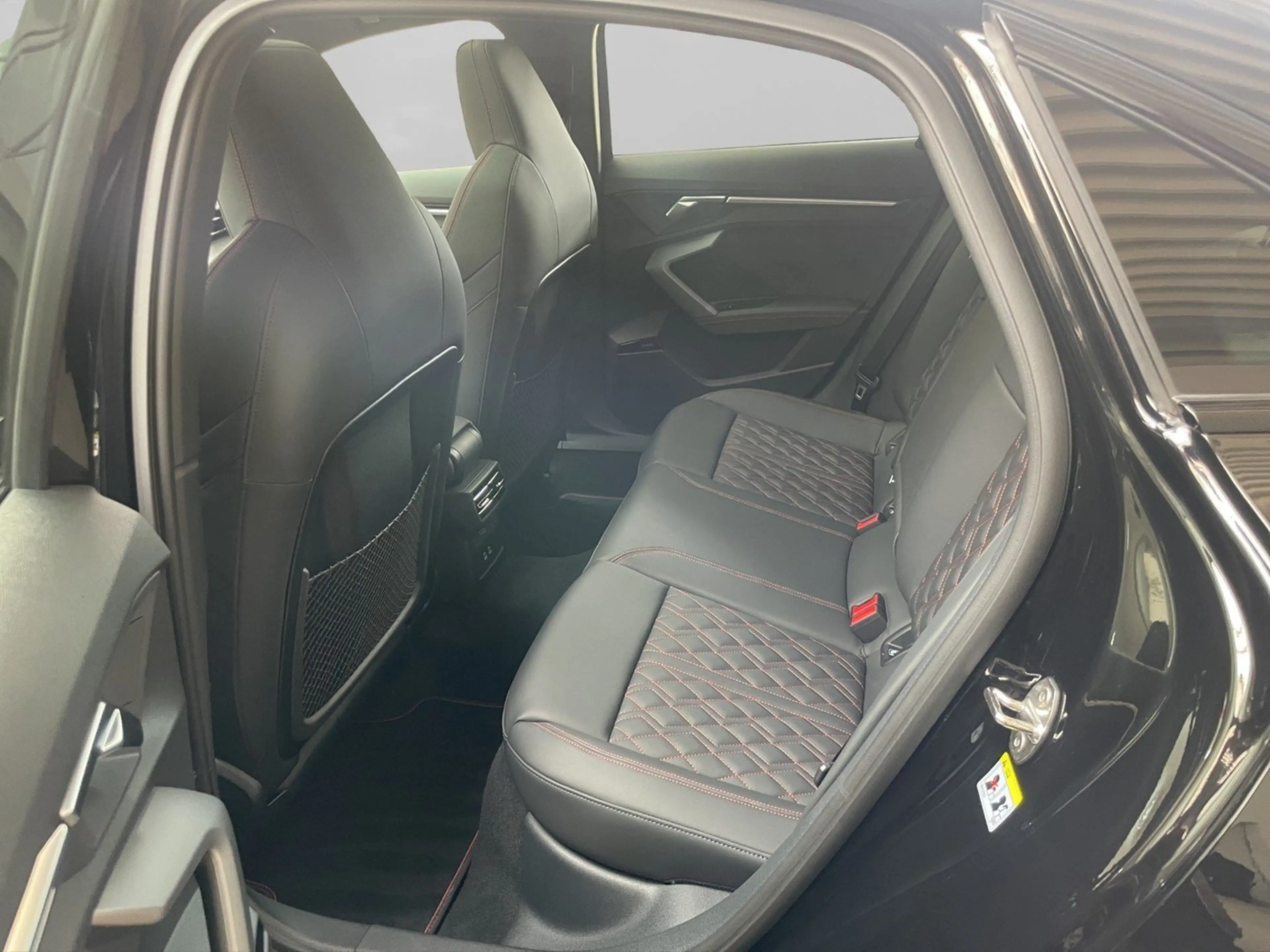 Audi S3 Limousine TFSI S tronic SONOS MATRIX PANO — photo 10