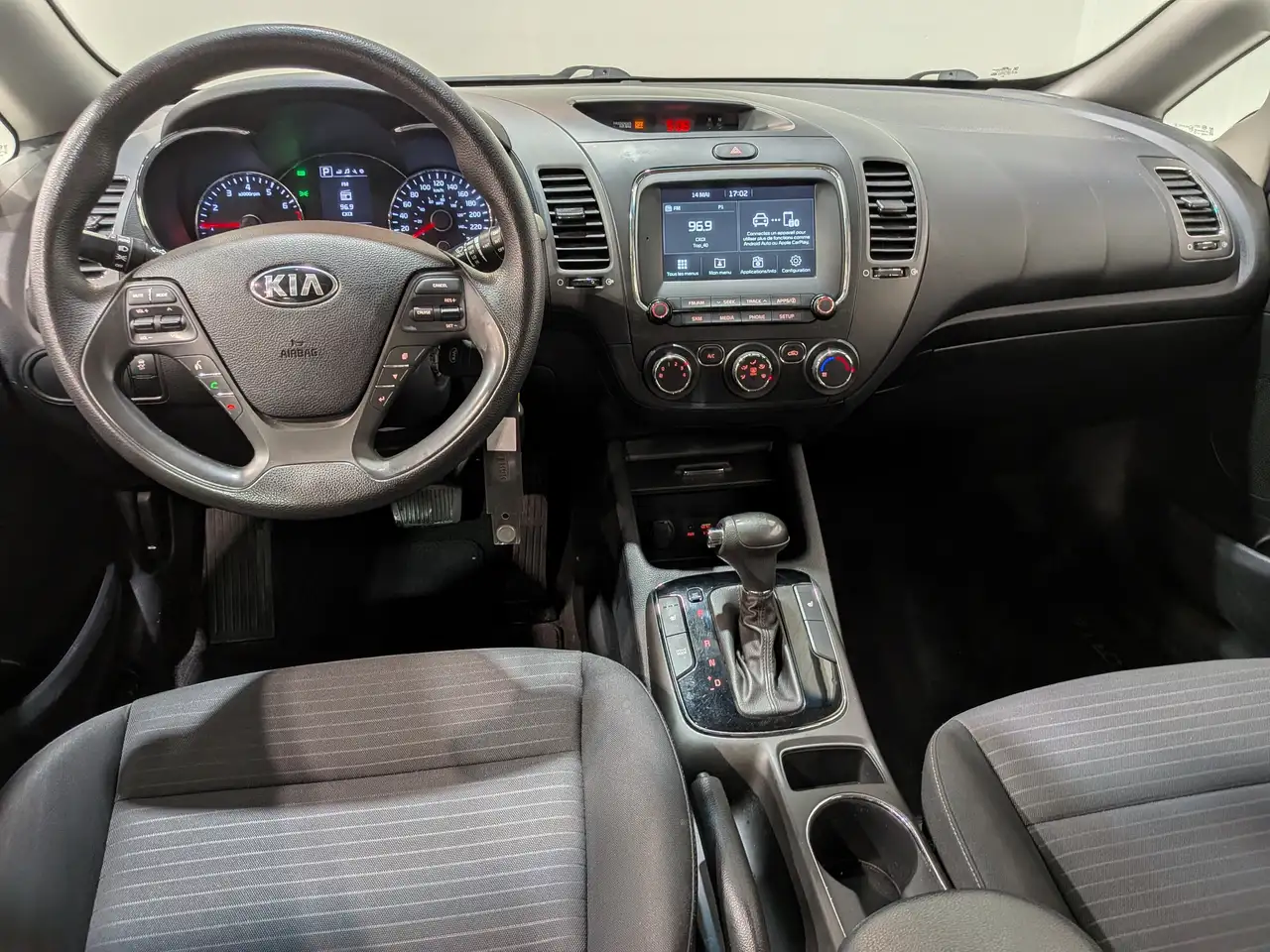 Kia Forte снимка Kia Forte
