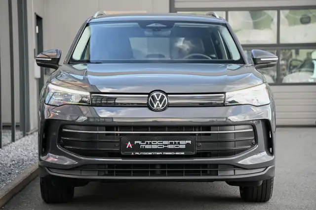 Volkswagen Tiguan view 29