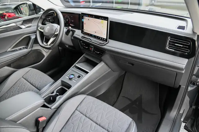 Volkswagen Tiguan view 11