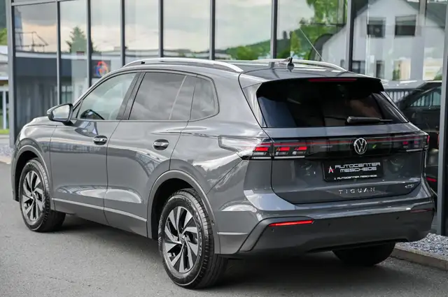 Volkswagen Tiguan view 5