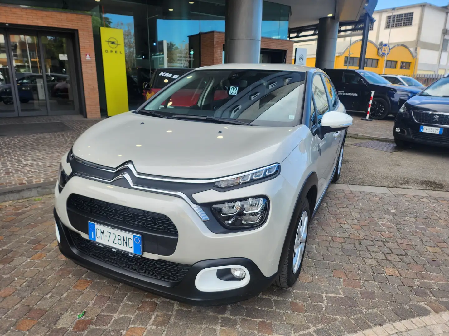 Citroen C3 C3 III  1.2 puretech You! s 83CV Beige - 1