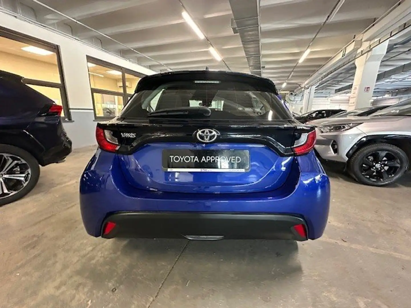 Toyota Yaris 1.0 Active Blu/Azzurro - 2
