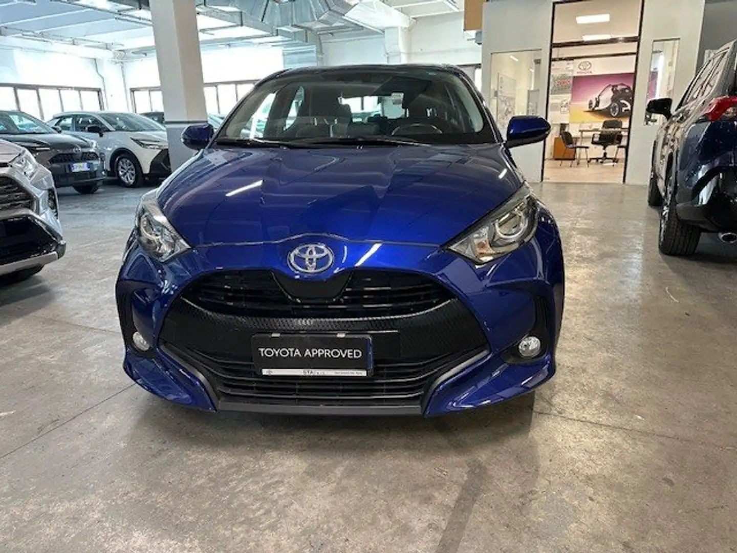 Toyota Yaris 1.0 Active Blu/Azzurro - 1