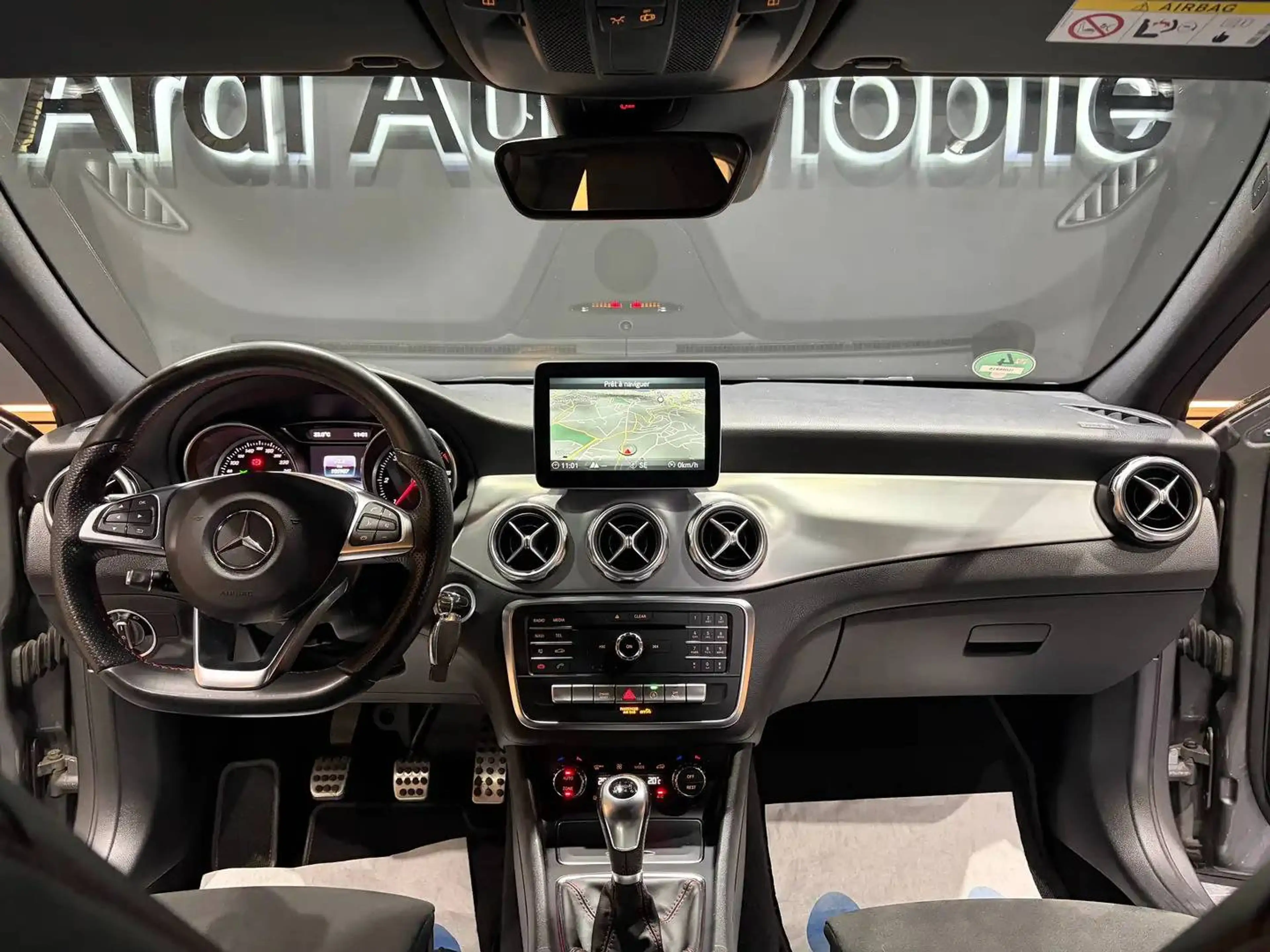 Mercedes-Benz GLA 180 d *PACK AMG*CARPLAY*CRUISE CONTROL*CAPTEUR AV+AR*GARANTIE* — photo 9