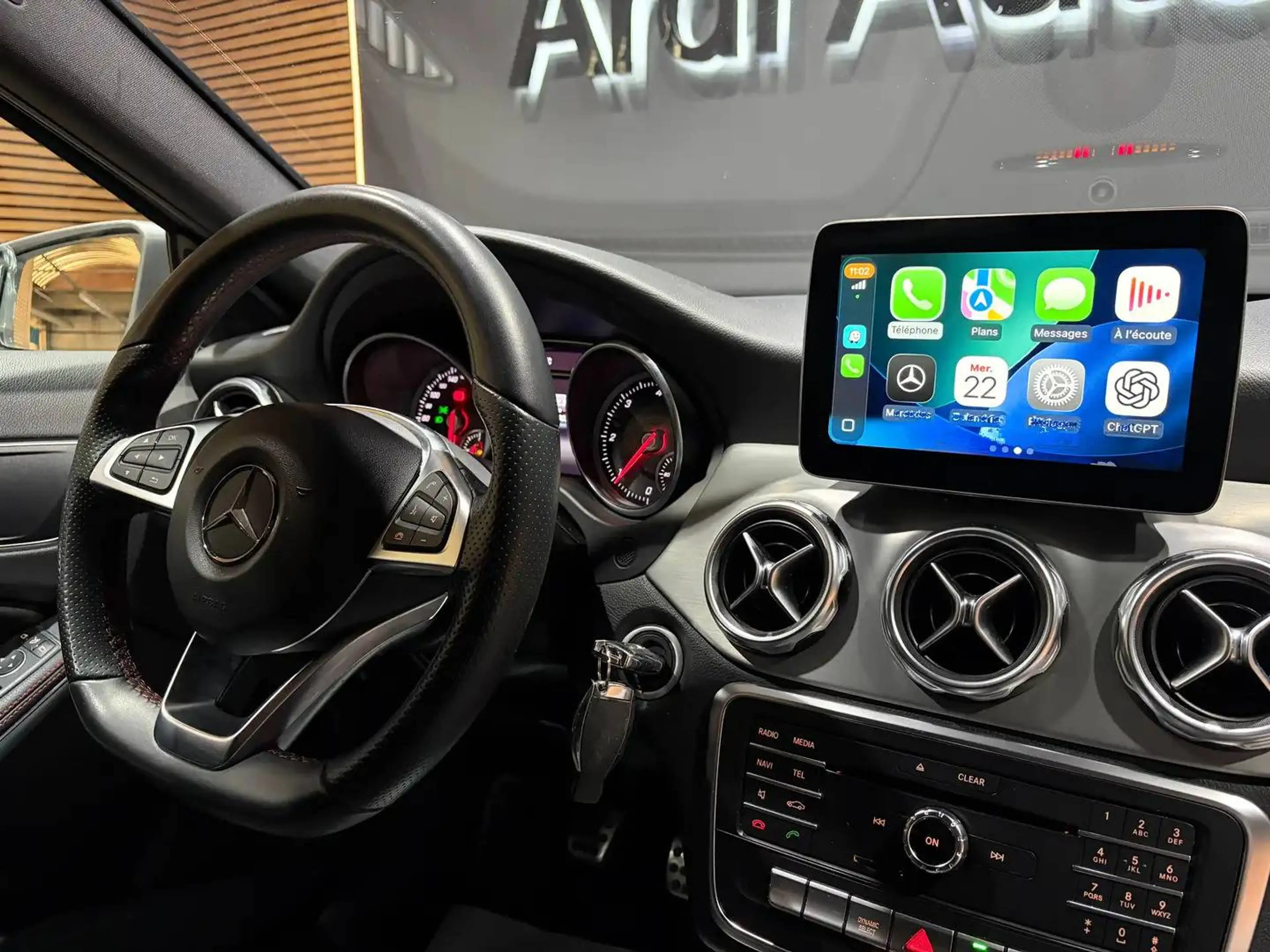 Mercedes-Benz GLA 180 d *PACK AMG*CARPLAY*CRUISE CONTROL*CAPTEUR AV+AR*GARANTIE* — photo 8