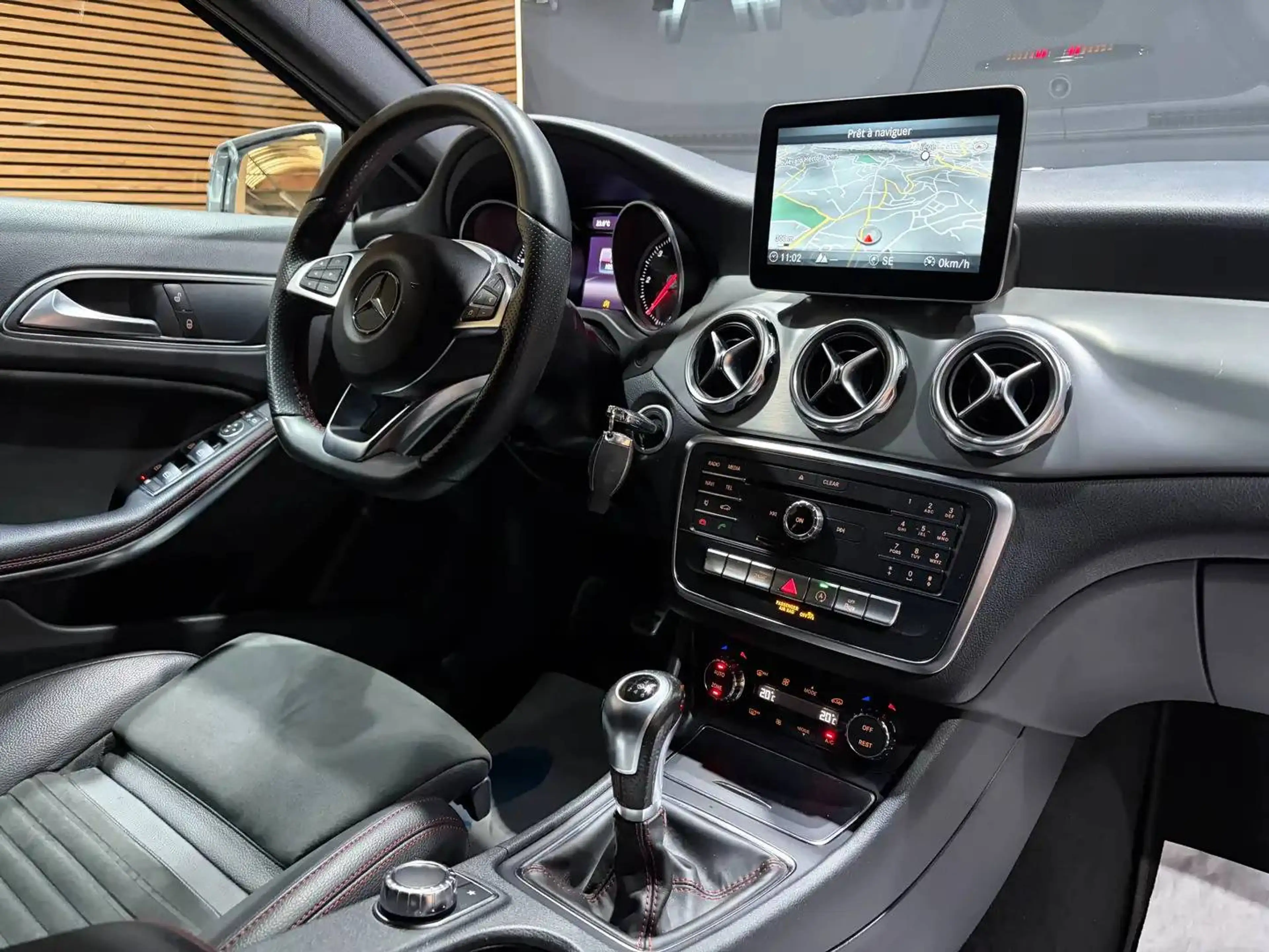 Mercedes-Benz GLA 180 d *PACK AMG*CARPLAY*CRUISE CONTROL*CAPTEUR AV+AR*GARANTIE* — photo 10