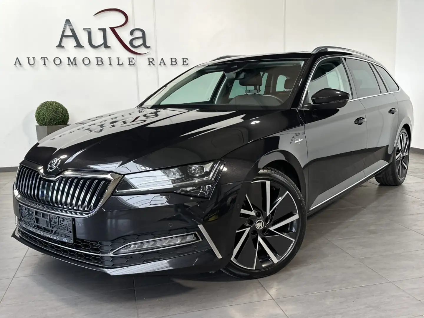 Skoda Superb Combi 2.0 TDI DSG 4x4 L&K NAV+LED+AHK+PANO Schwarz - 2