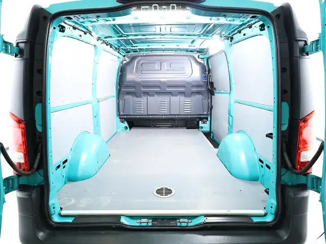 Mercedes-Benz Vito view 6