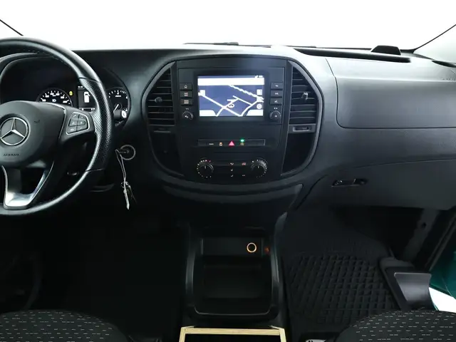Mercedes-Benz Vito view 9