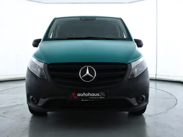 Mercedes-Benz Vito view 2