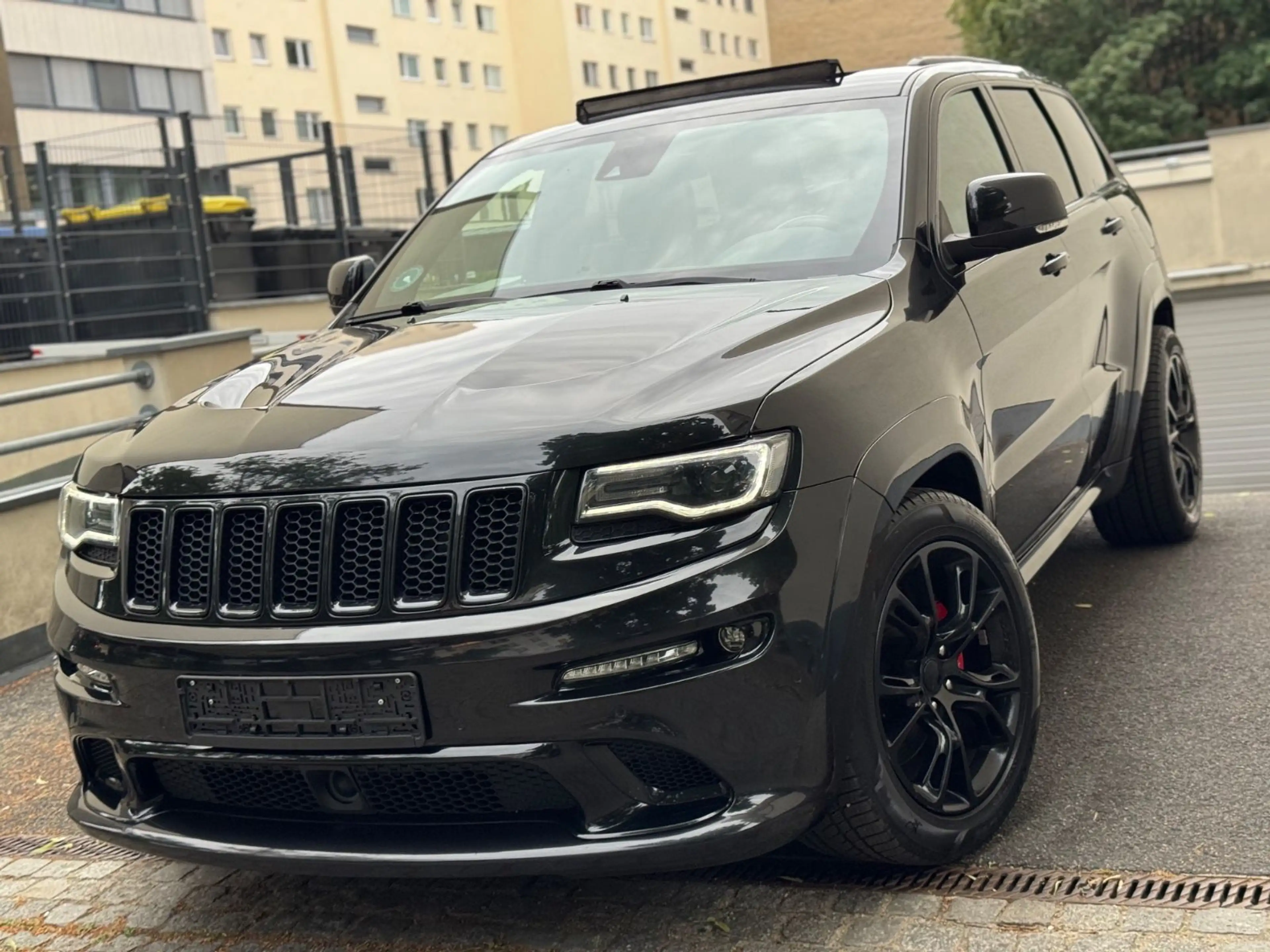 Jeep Grand Cherokee 6.4 V8 HEMI SRT/PANO/H&K/LAUNCH — photo 2