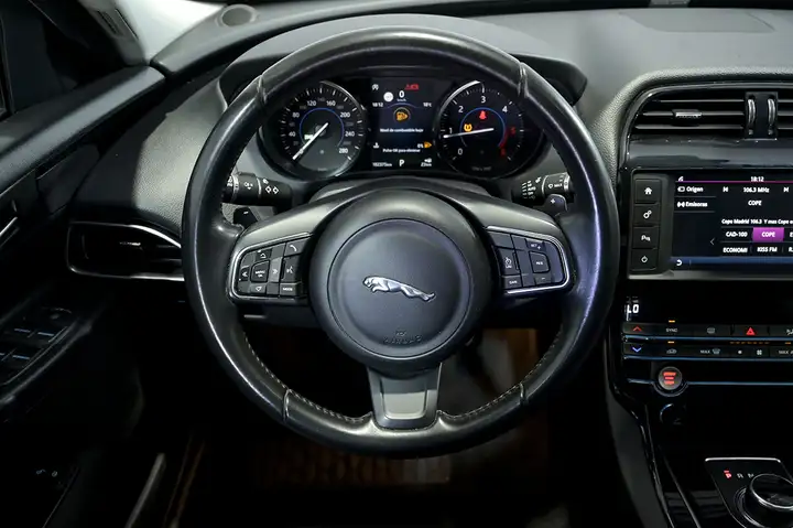 Jaguar XE 2.0 Diesel Prestige 2018, foto 30