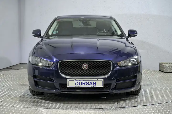 Jaguar XE 2.0 Diesel Prestige 2018, foto 2